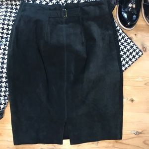 Ann Taylor Suede Black Label Size 4 (fits like 2) skirt back cinch detail